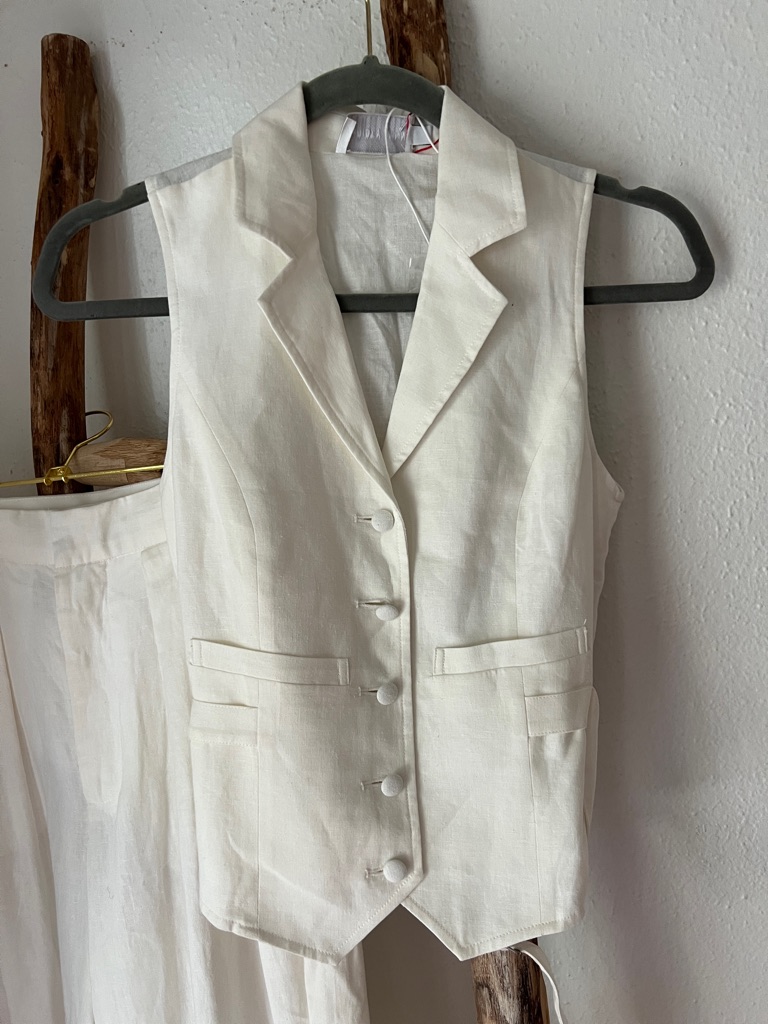 Christy Lynn Ivory Linen Blend Tailored Vest Eyelet Embroidered Back Tank Top Xs